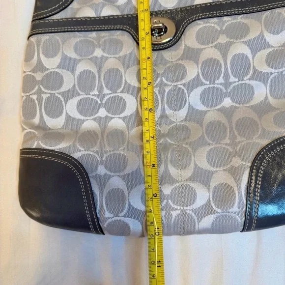 Coach Vintage Gray Hampton Hobo Grey Signature Crossbody HandBag - Picture 9 of 10